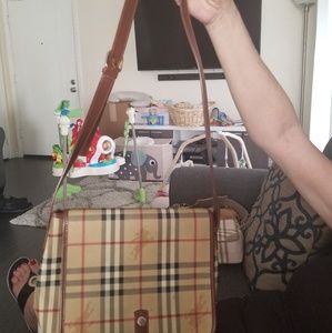 Burberry purse
